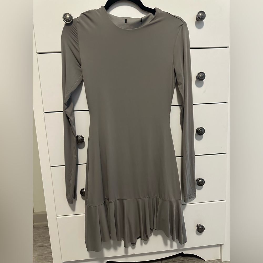 Elegant Gray Long Sleeve Dress​